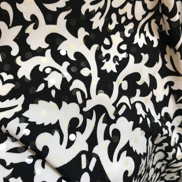 MSK Faux Wrap Top Black& White Paisley Sparkling Sequin Flattering Bell Sleeve - Picture 10 of 15